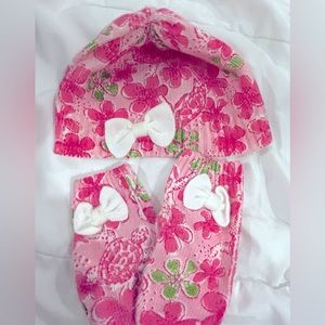 Lilly Pulitzer Girls knit hat and mittens set. Size Small (4-5)